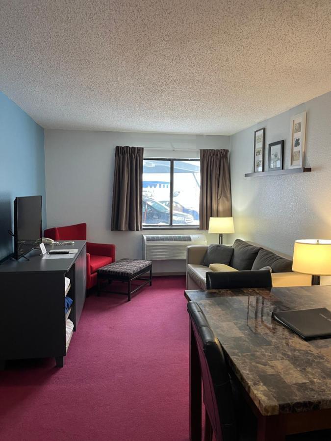 Pictured Rocks Inn And Suites Munising Bagian luar foto