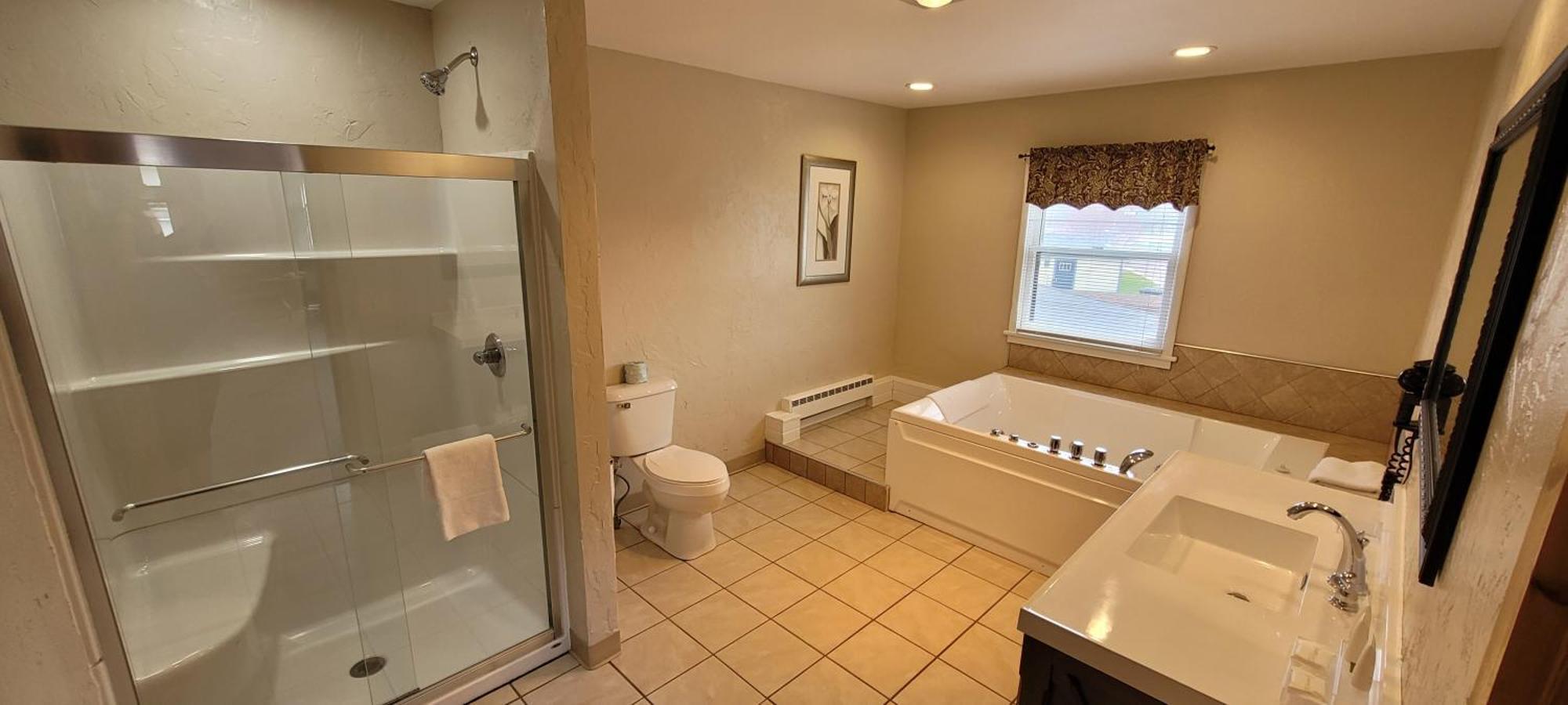 Pictured Rocks Inn And Suites Munising Bagian luar foto