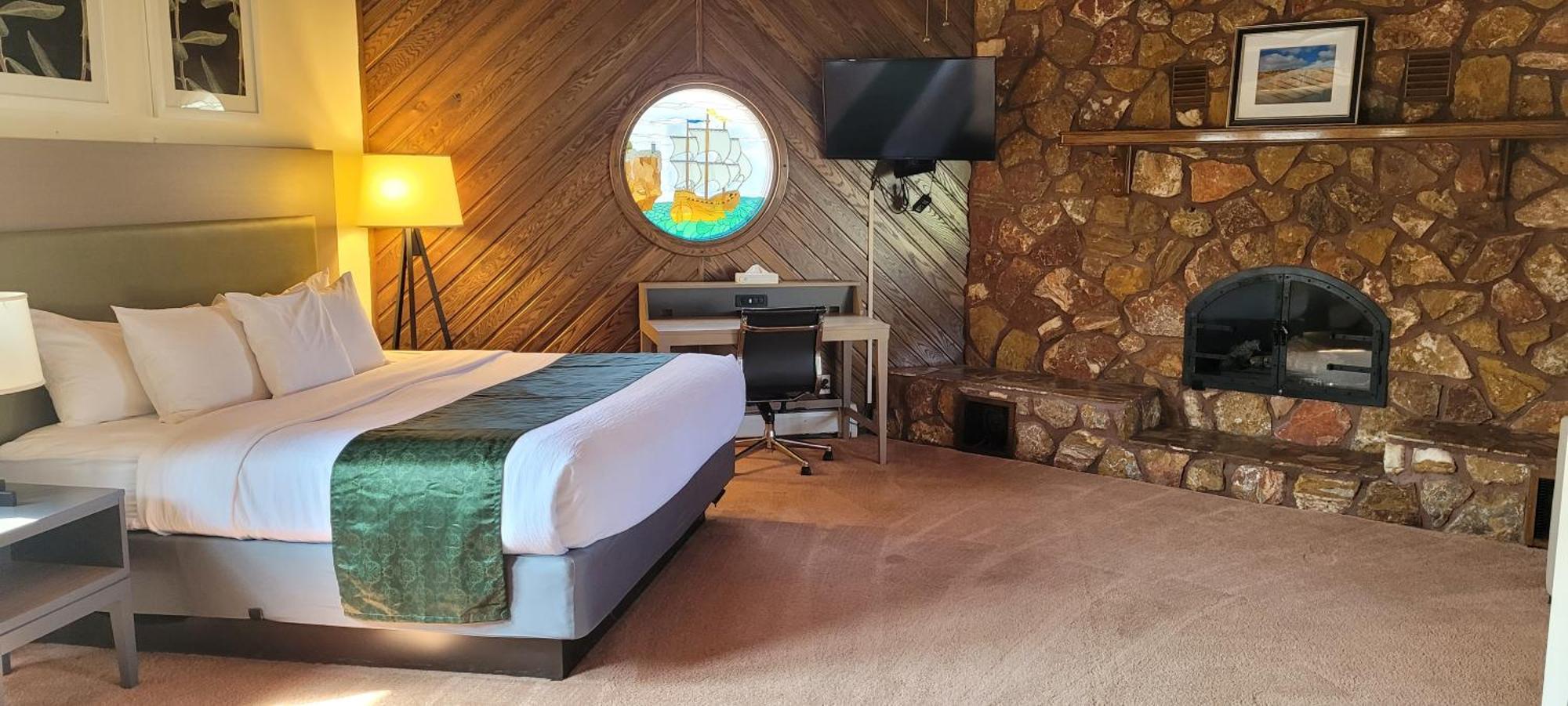 Pictured Rocks Inn And Suites Munising Bagian luar foto