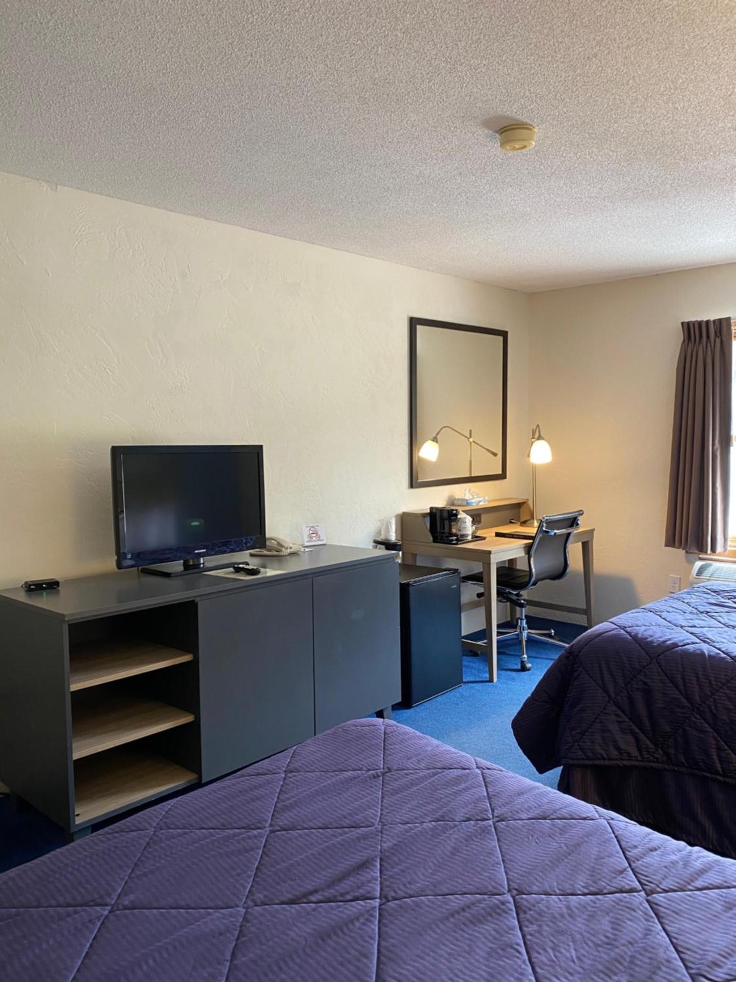 Pictured Rocks Inn And Suites Munising Bagian luar foto