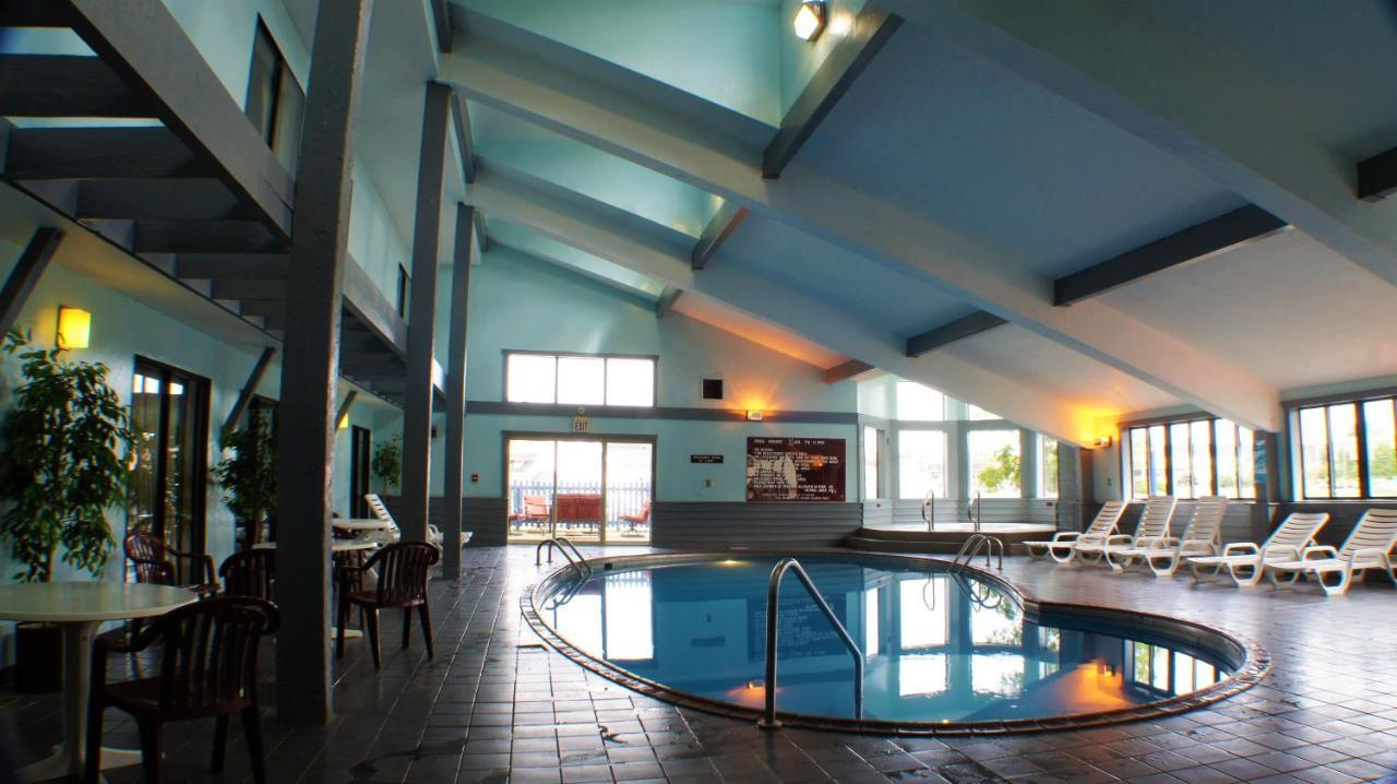 Pictured Rocks Inn And Suites Munising Bagian luar foto