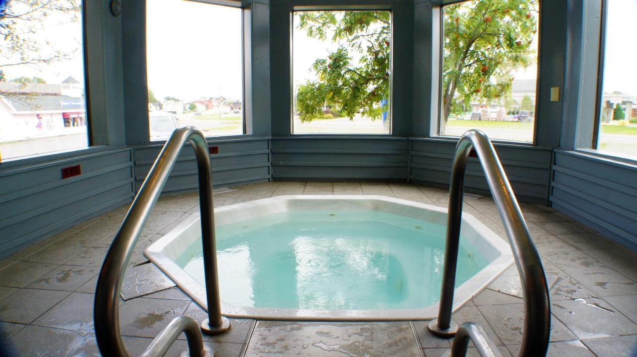 Pictured Rocks Inn And Suites Munising Bagian luar foto